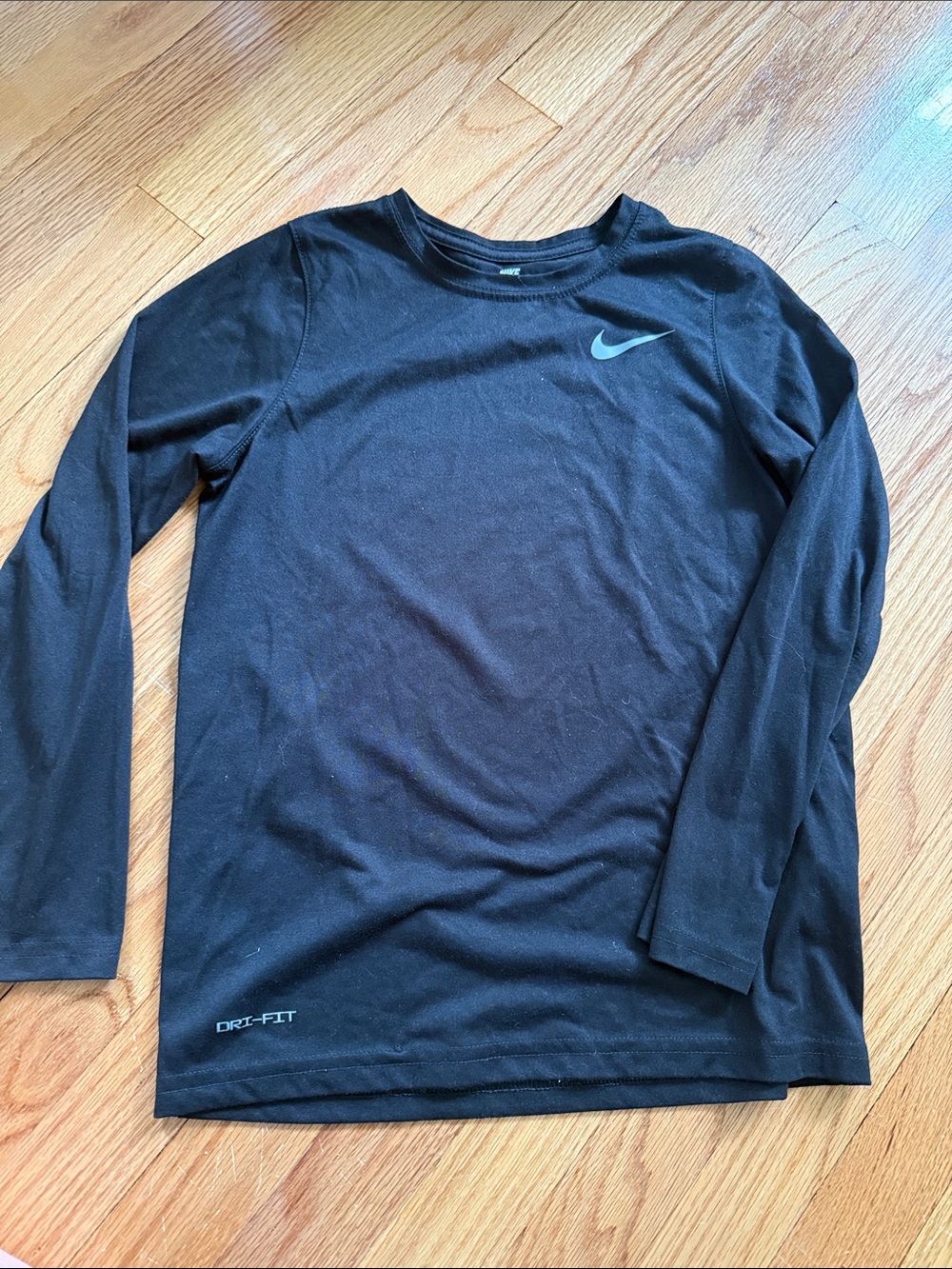Nike youth Black Long Sleeve Performance Top size medium